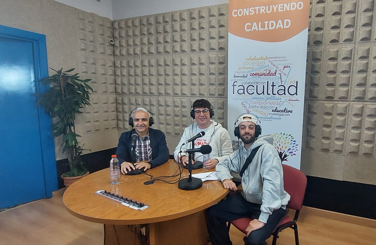 ENTREVISTA DENTRO DEL PROGRAMA DE PRÁCTICAS CURRICULARES DE LA FACULTAD DE POLÍTICAS Y SOCIOLOGÍA DE LA UNIVERSIDAD DE GRANADA Y LA GRAN GRANADA PARA EL DESARROLLO DE ESTUDIOS E INVESTIGACIONES.